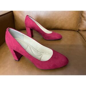 CL Laundry Pumps Womens 7.5 Ruby Red Block Heel Suede LCA-001